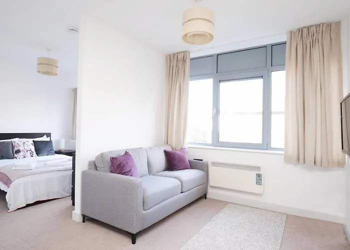 Modern Oxford Apartment - Sleeps 4